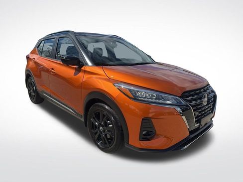 Certified 2023 Nissan Kicks SR w/ SR Premium Package FWD image 3