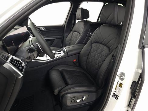Used 2025 BMW X5 M60i w/ Executive Package image 18