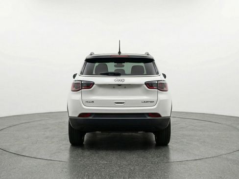 Used 2025 Jeep Compass Limited image 7