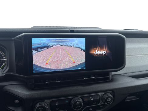 Used 2025 Jeep Wrangler Willys image 24