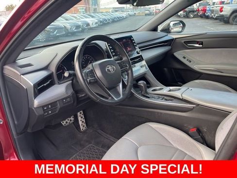 Used 2019 Toyota Avalon XSE w/ All Weather Liner Package FWD image 6
