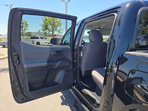 Used 2023 Toyota Tacoma SR AWD/4WD image 17
