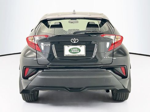 Used 2020 Toyota C-HR XLE FWD image 6