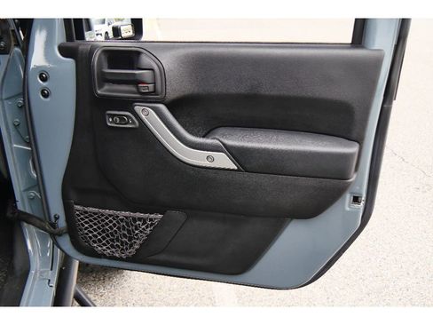 Used 2014 Jeep Wrangler Unlimited Rubicon AWD/4WD image 15