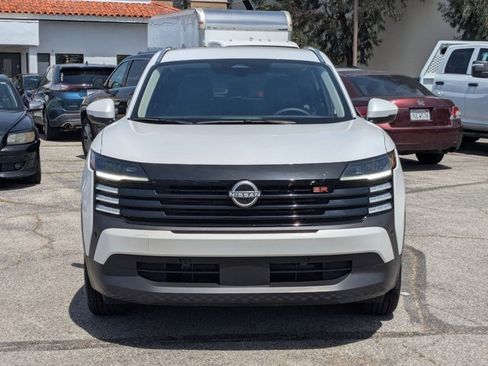 Used 2025 Nissan Kicks SR image 2