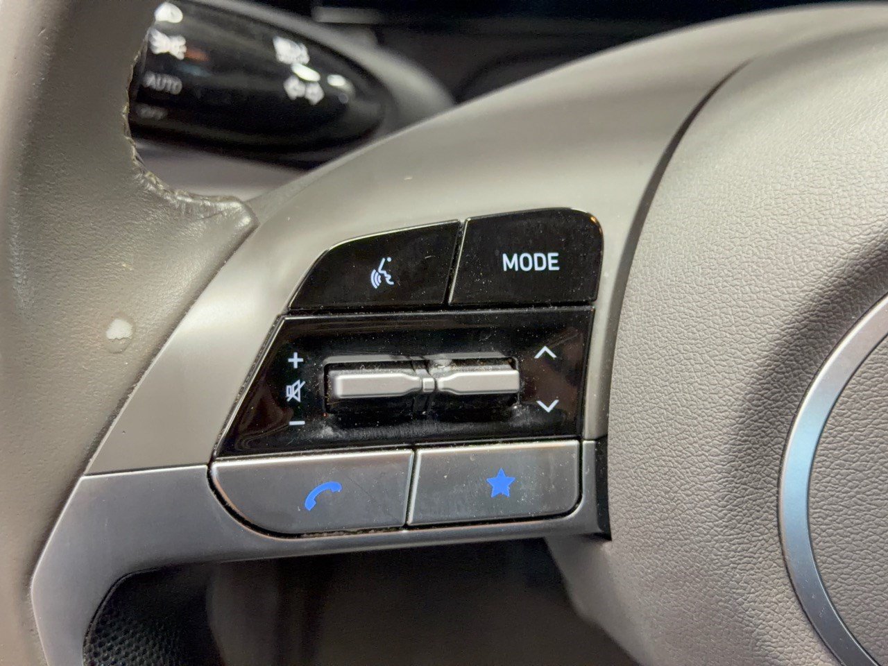 Used 2025 Hyundai Elantra SEL FWD image 18