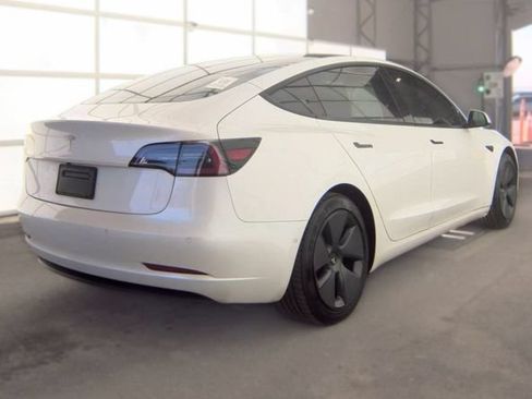 Used 2021 Tesla Model 3 Standard Range Plus RWD image 2