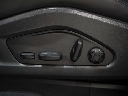 Used 2025 Porsche Macan 4S Electric image 25