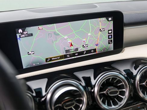 Used 2022 Mercedes-Benz CLA 250 image 19