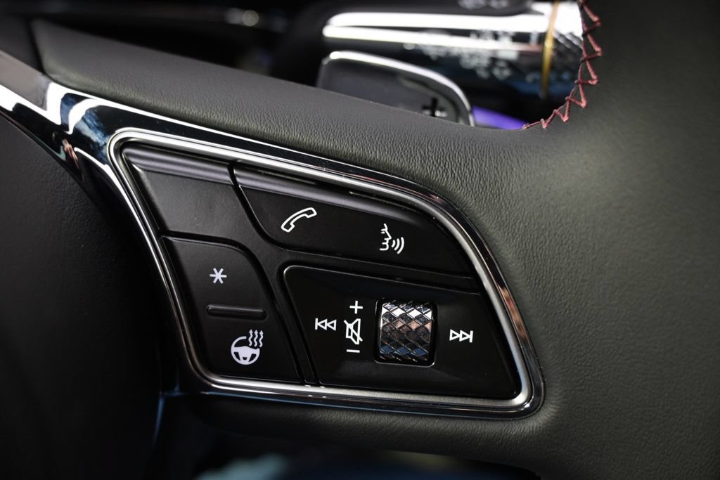 Used 2025 Bentley Flying Spur Plug-In Hybrid AWD/4WD image 37