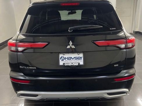 Used 2024 Mitsubishi Outlander SE AWD/4WD image 4