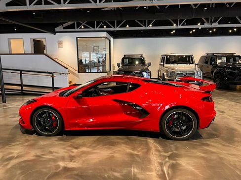Used 2021 Chevrolet Corvette Stingray Premium Cpe w/ Z51 Performance Package image 2