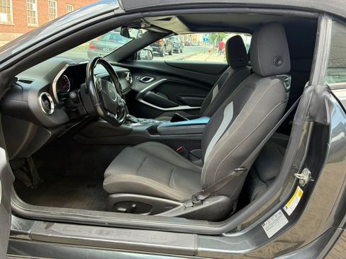 Used 2017 Chevrolet Camaro LT RWD image 13