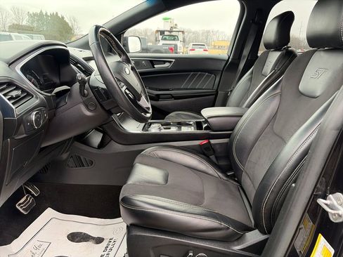 Used 2019 Ford Edge ST w/ Convenience Package image 17