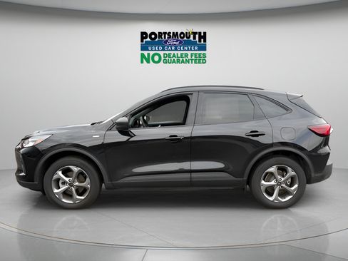 Used 2025 Ford Escape ST-Line w/ Tech Pack #1 AWD/4WD image 2