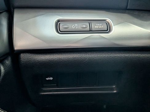 Used 2023 Nissan Maxima SV w/ Floor Mat Group FWD image 18