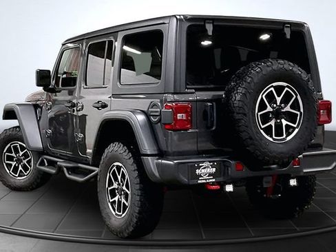 Used 2024 Jeep Wrangler Unlimited Rubicon w/ Convenience Group AWD/4WD image 13