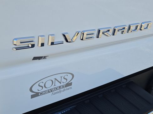 Used 2022 Chevrolet Silverado 1500 LT image 13