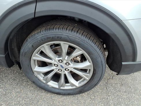 Used 2023 Ford Explorer Limited image 18