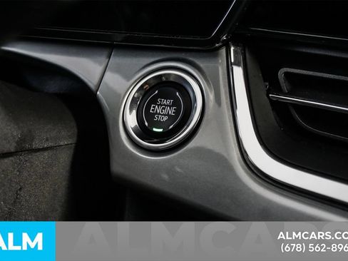 Used 2025 Chevrolet Trax LT FWD image 28