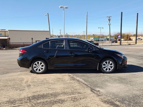 Used 2024 Toyota Corolla LE image 7