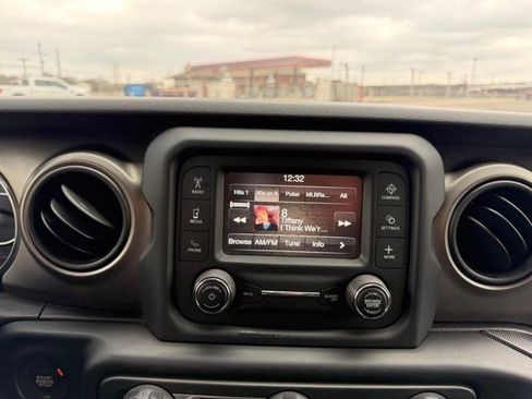 Used 2019 Jeep Wrangler Unlimited Sport S AWD/4WD image 12