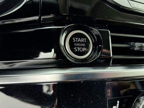 Used 2024 Nissan Pathfinder Platinum image 20