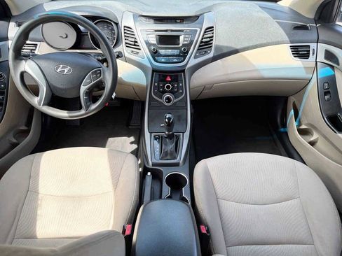 Used 2016 Hyundai Elantra SE image 10