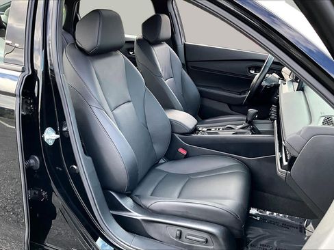 Used 2025 Honda Accord Sport image 9