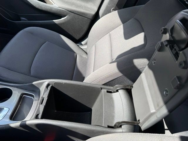 Used 2018 Chevrolet Malibu LS FWD image 21