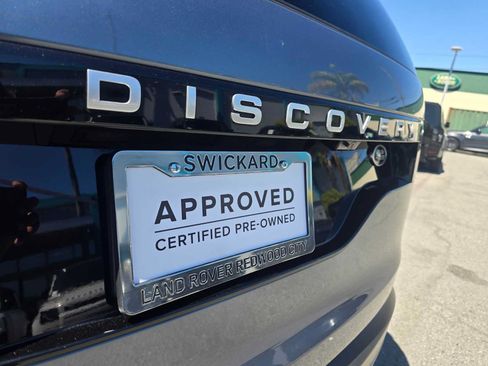 Used 2023 Land Rover Discovery S AWD/4WD image 13