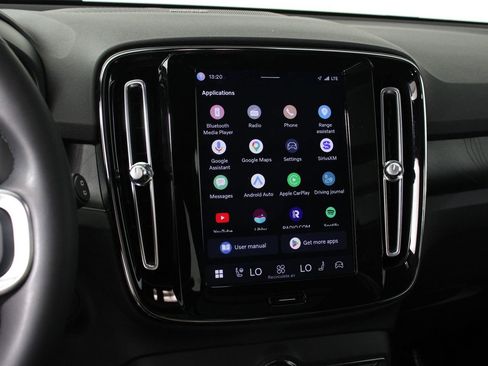 Certified 2023 Volvo XC40 Recharge Ultimate AWD/4WD image 9
