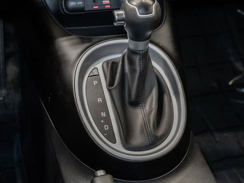 Used 2017 Kia Soul FWD image 18