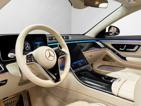 Used 2023 Mercedes-Benz S 580 4MATIC Sedan w/ AMG Line image 8