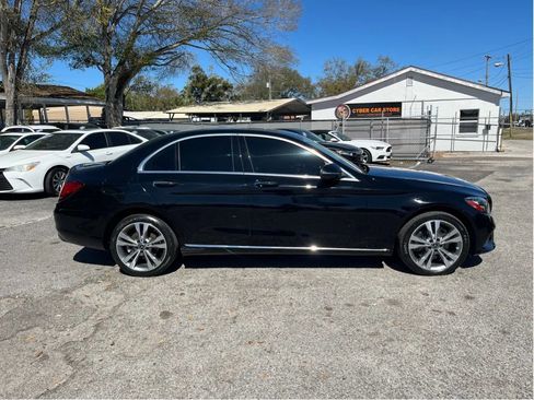 Used 2020 Mercedes-Benz C 300 4MATIC Sedan image 4