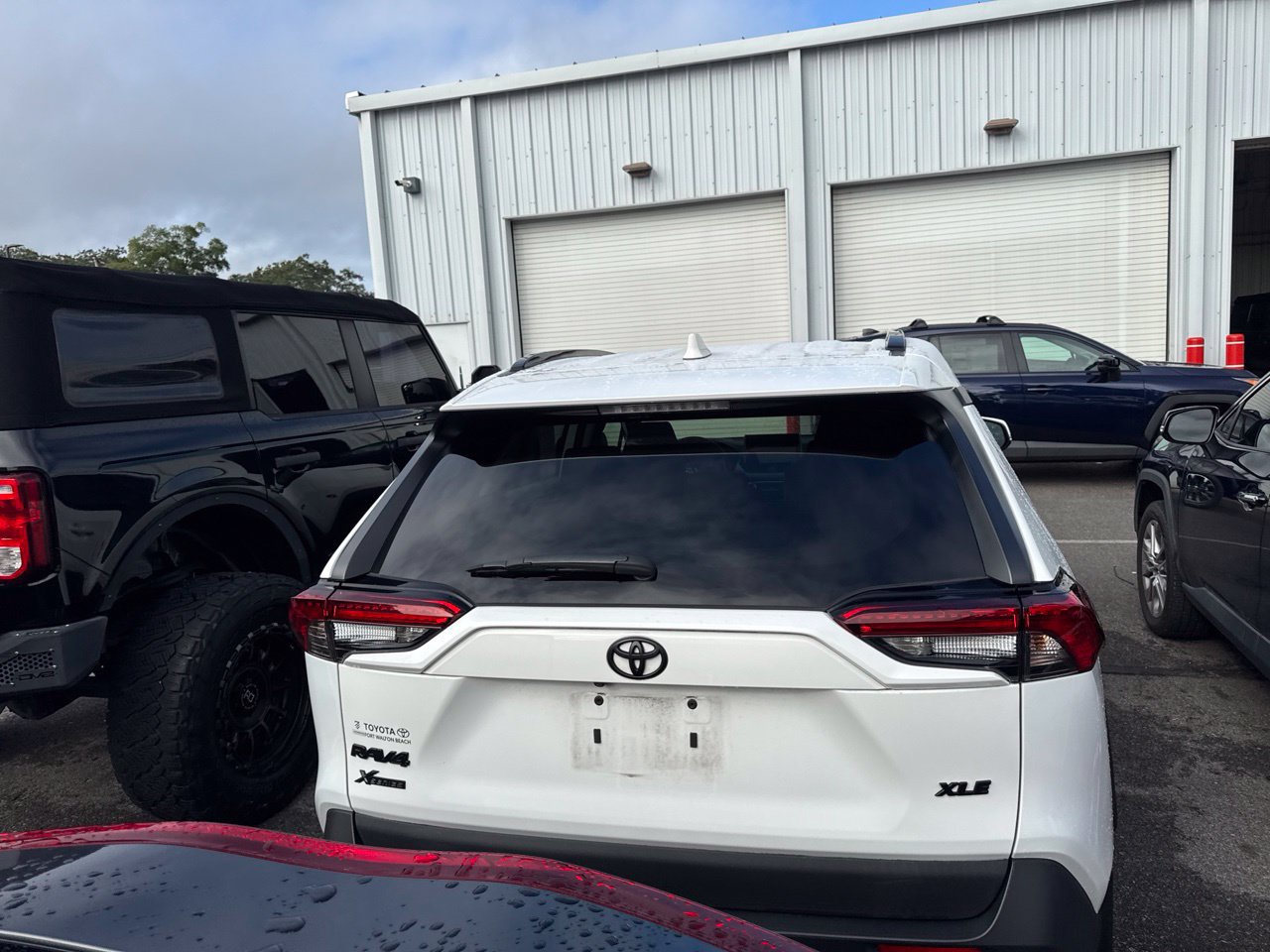 Used 2024 Toyota RAV4 XLE w/ Convenience Package FWD image 9