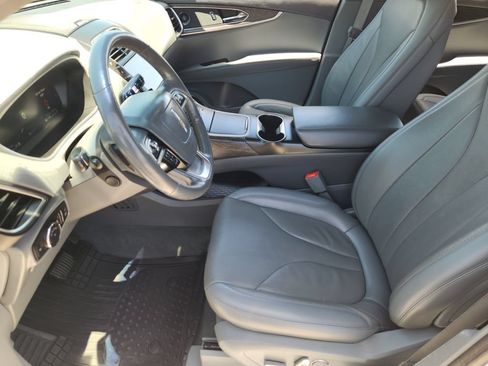 Used 2019 Lincoln Nautilus Reserve FWD image 12