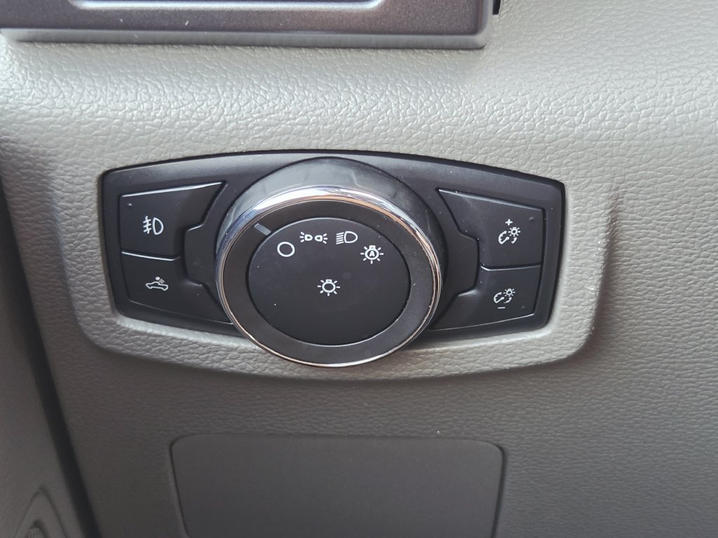 Used 2022 Ford F250 XLT w/ XLT Premium Package AWD/4WD image 28