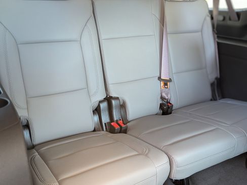 Used 2023 GMC Yukon XL SLT w/ SLT Luxury Package image 20