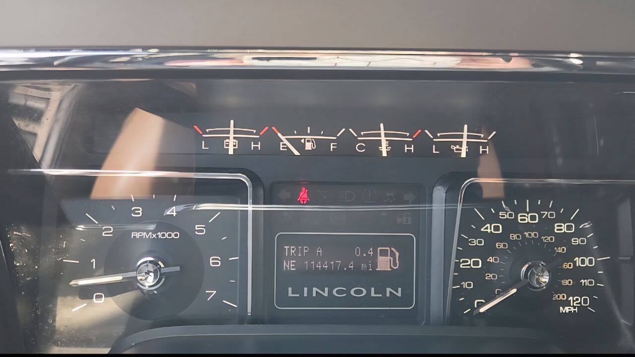 Used 2013 Lincoln Navigator 4WD image 29