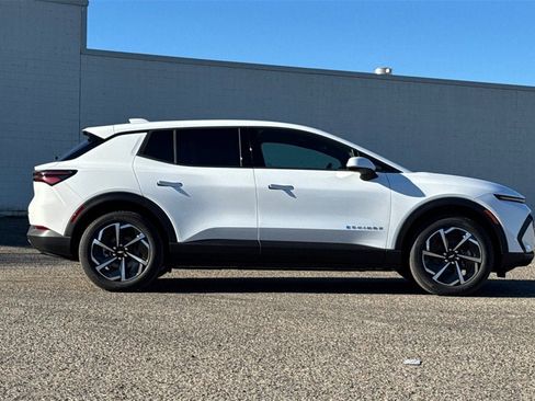 New 2026 Chevrolet Equinox EV LT image 3