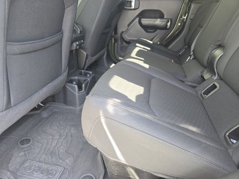 Used 2022 Jeep Gladiator Willys image 32