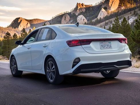 Used 2023 Kia Forte LXS FWD image 5