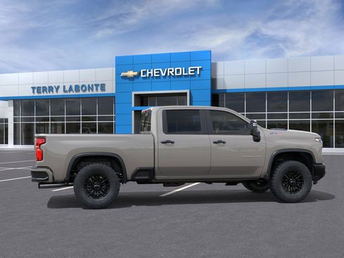 New 2026 Chevrolet Silverado 2500 ZR2 AWD/4WD image 7