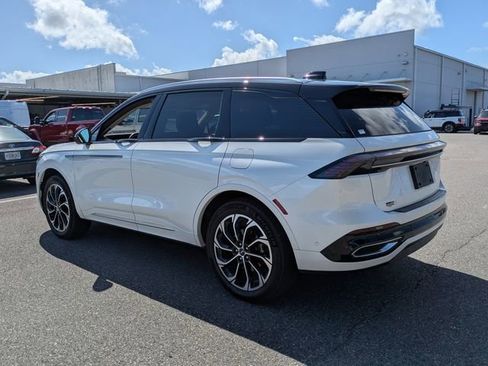 Used 2024 Lincoln Nautilus Reserve image 5