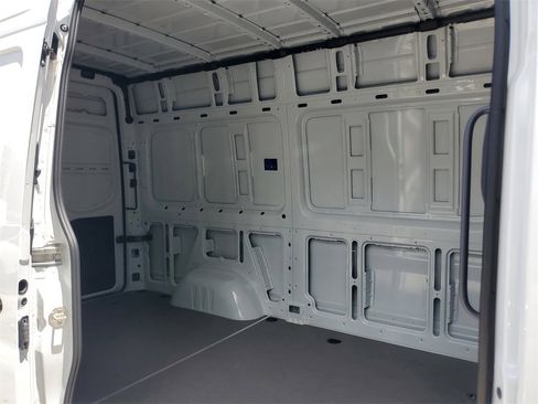 Used 2025 Mercedes-Benz Sprinter 2500 image 11