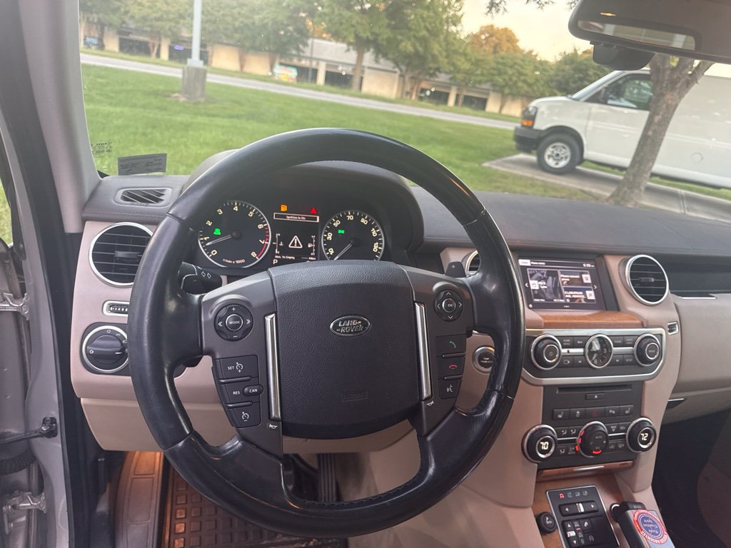 Used 2016 Land Rover LR4 HSE AWD/4WD image 8