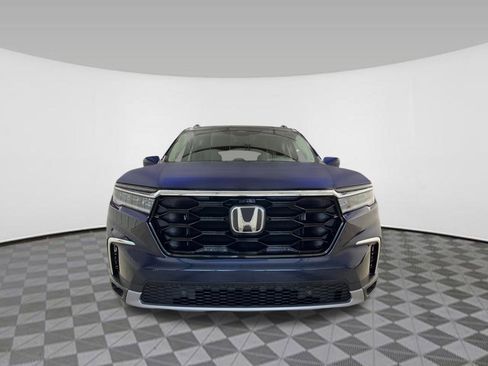New 2025 Honda Pilot Touring image 8