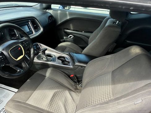 Used 2017 Dodge Challenger SXT w/ Blacktop Package image 5