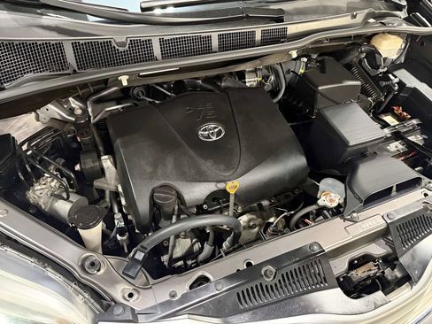 Used 2017 Toyota Sienna Limited AWD/4WD image 44